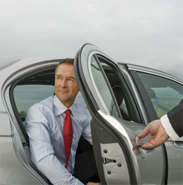 Paris Airport Transfers: Say Goodbye To Taxi Frustrations, Enjoy Vip Treatment! 21 airport pick up paris